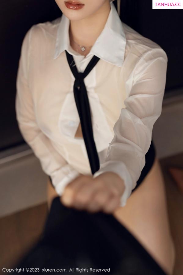 罗熙桐  [XiuRen]高清写真图 2023.05.10 No.6711 桐桐 长靴美腿第8张图片